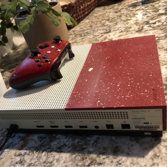 X Box One S Custom with Custom Controller, mint condition with free shipping! - Picture 2 of 12